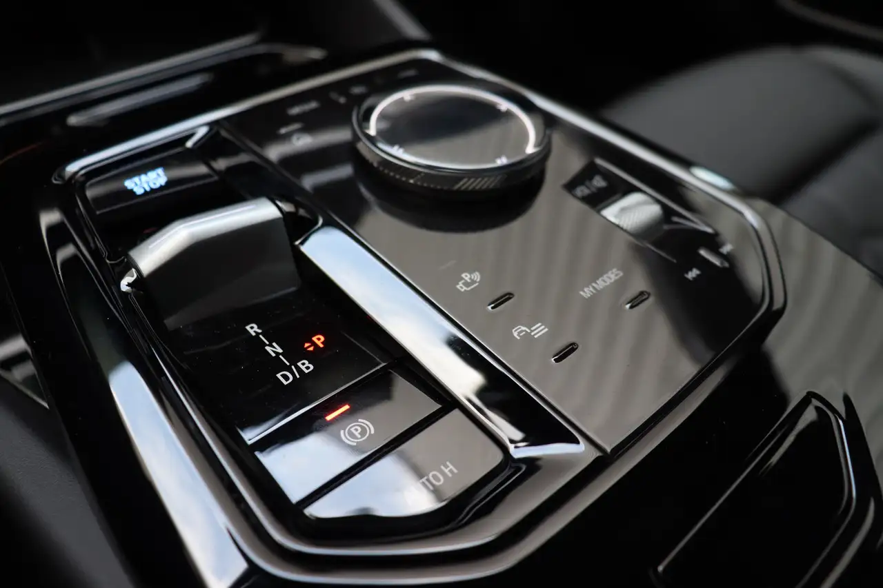 BMW i5 2026 — фото 14