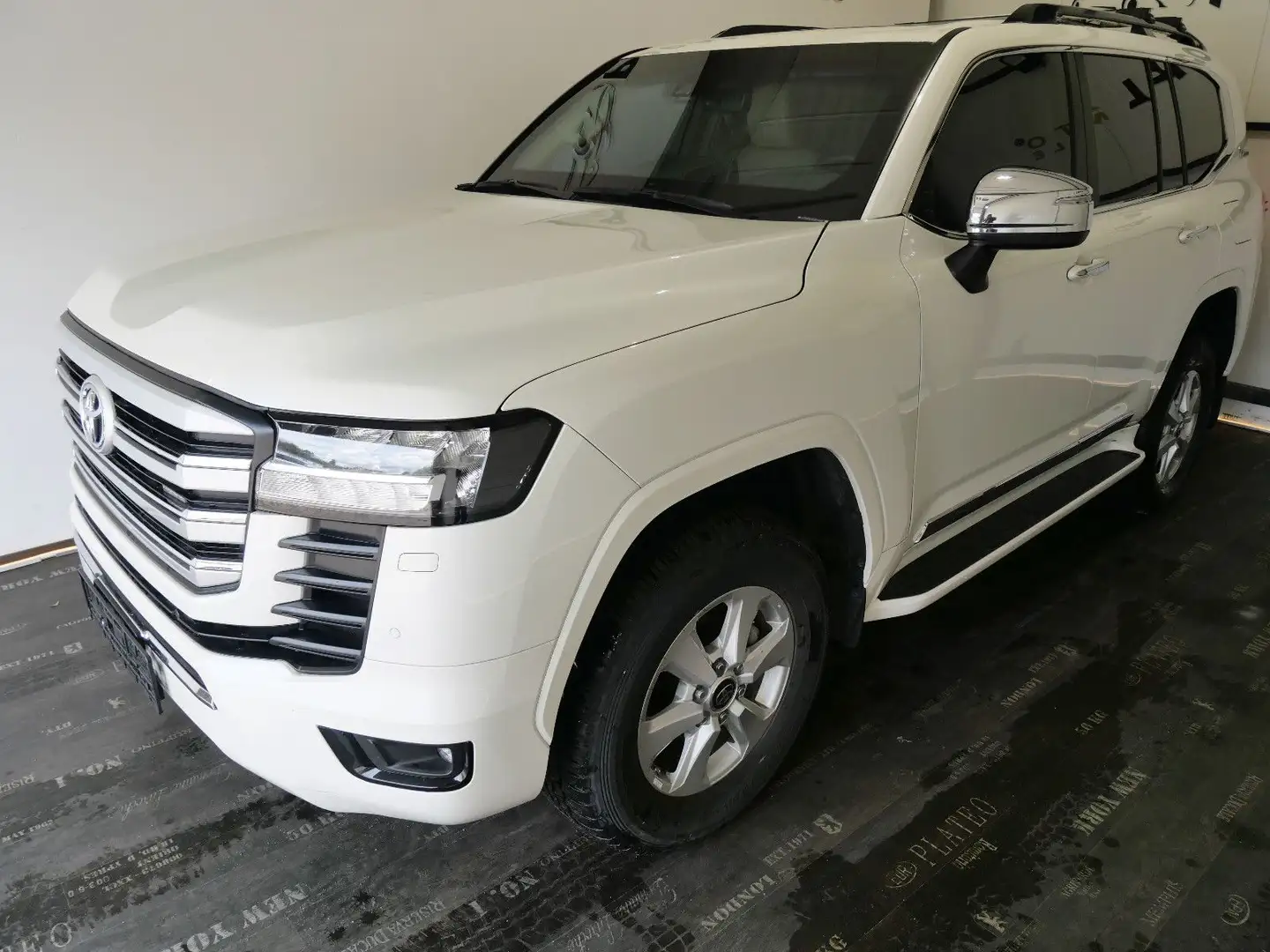 Toyota Land Cruiser 300 GXR 3.5L Aut. GEPANZERT B6 70th Anniver. Weiß - 1
