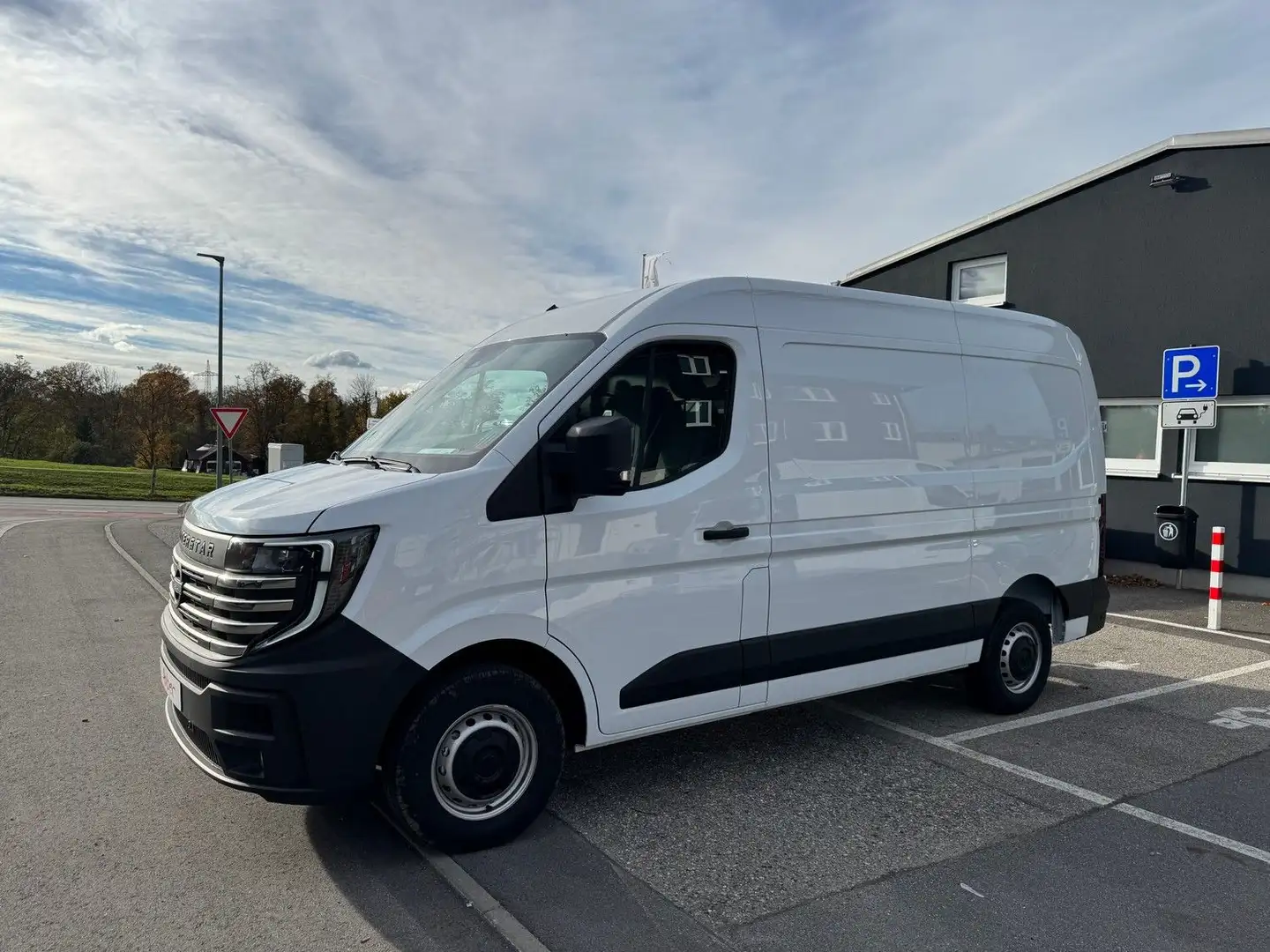 Nissan Interstar L2H2 3,5 dCi 130 FWD - N-Connecta Blanco - 1