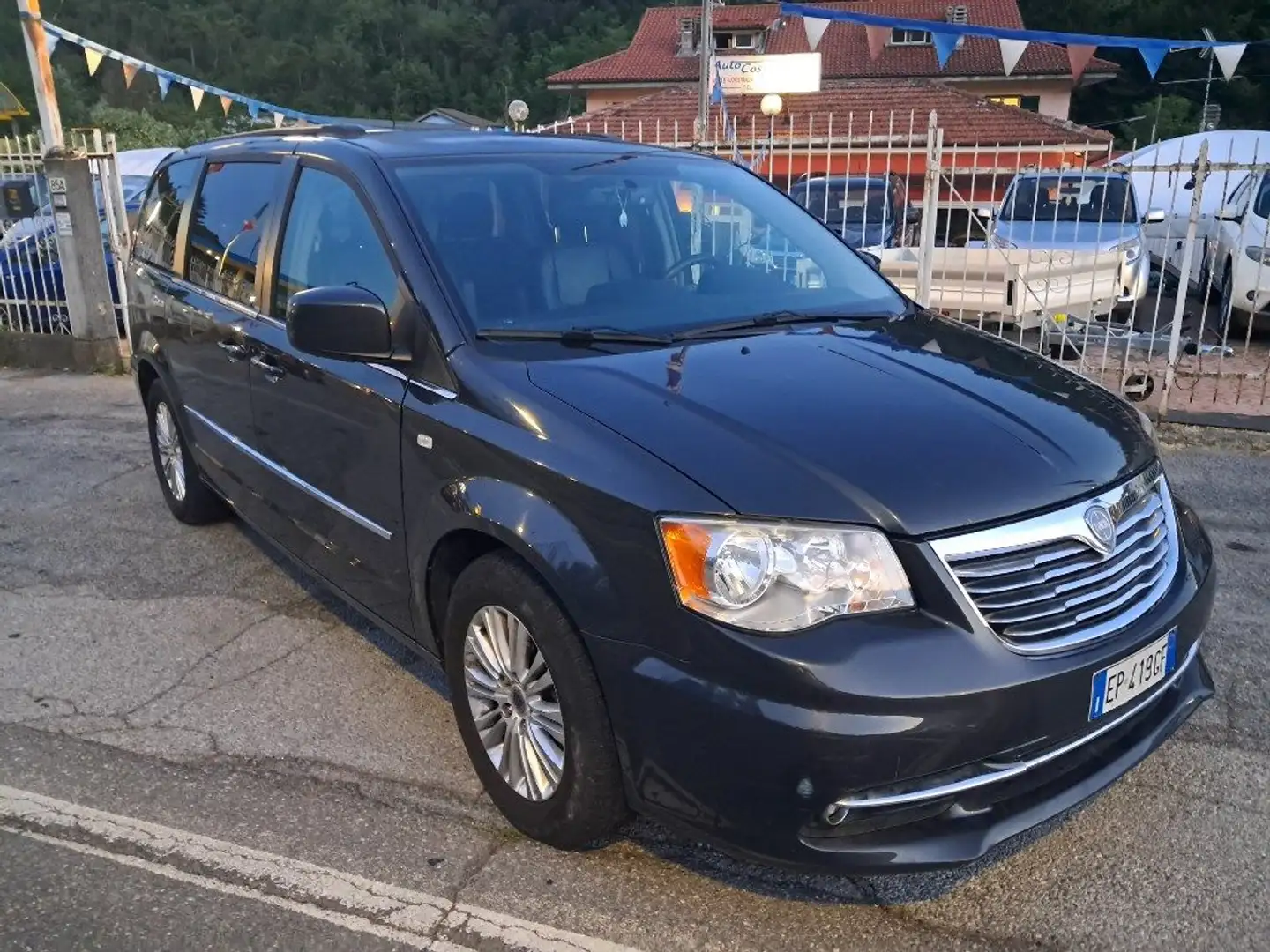 Lancia Voyager 2.8 CRDI Platinium Grijs - 2