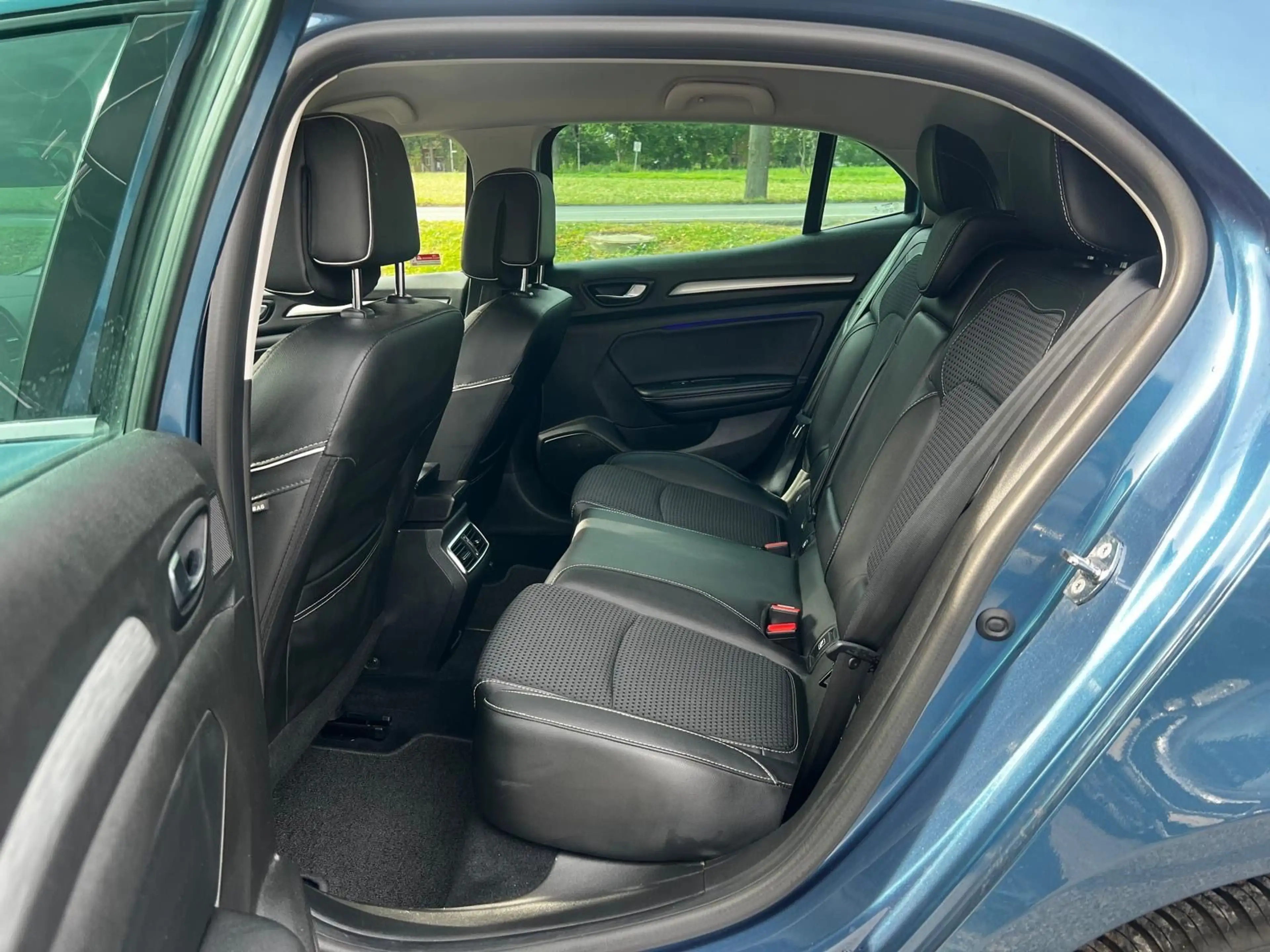 Renault Megane IV Lim.BOSE-Edition*Automatik*56Tkm*1Hd* — photo 10