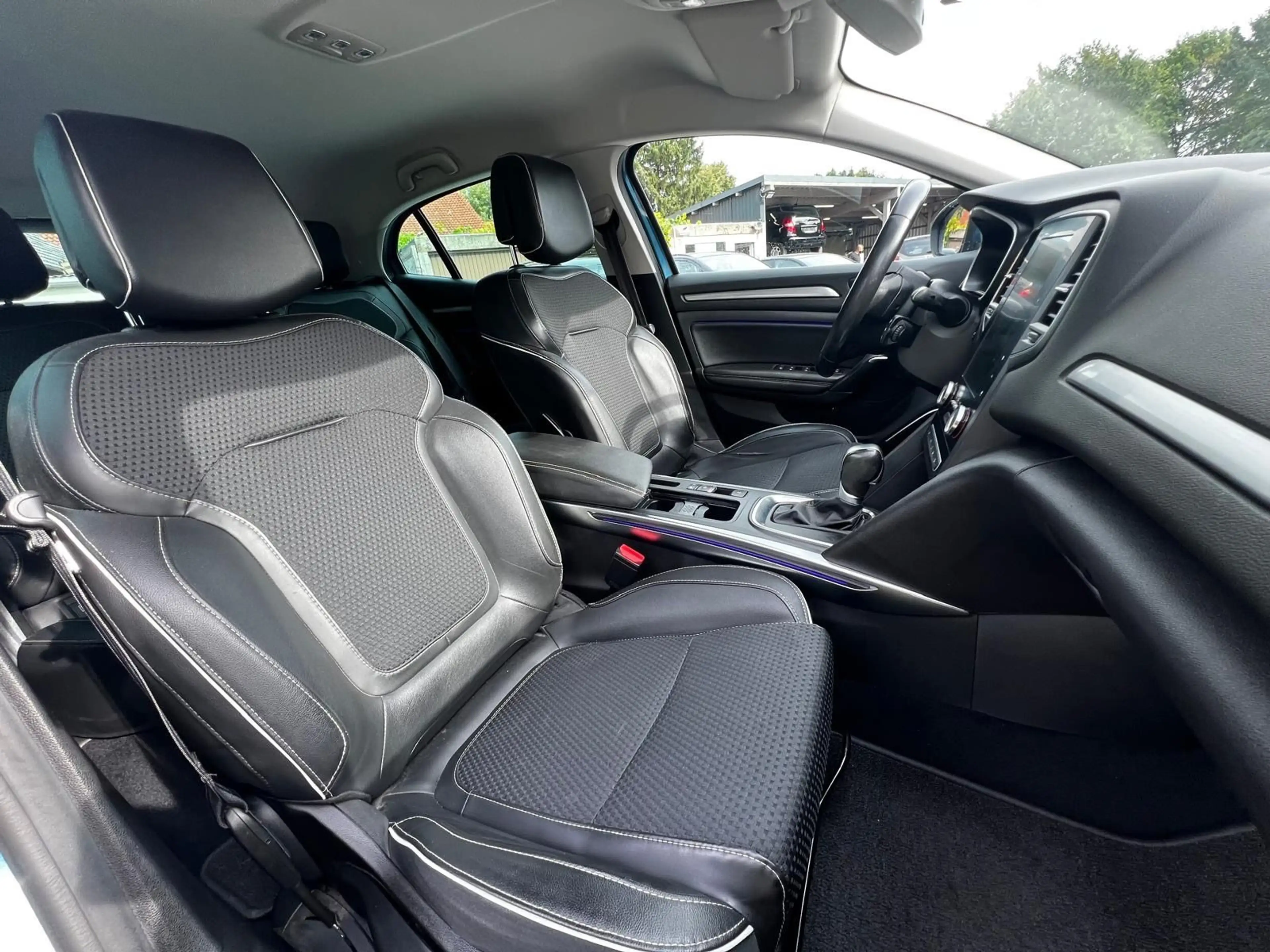 Renault Megane IV Lim.BOSE-Edition*Automatik*56Tkm*1Hd* — photo 13
