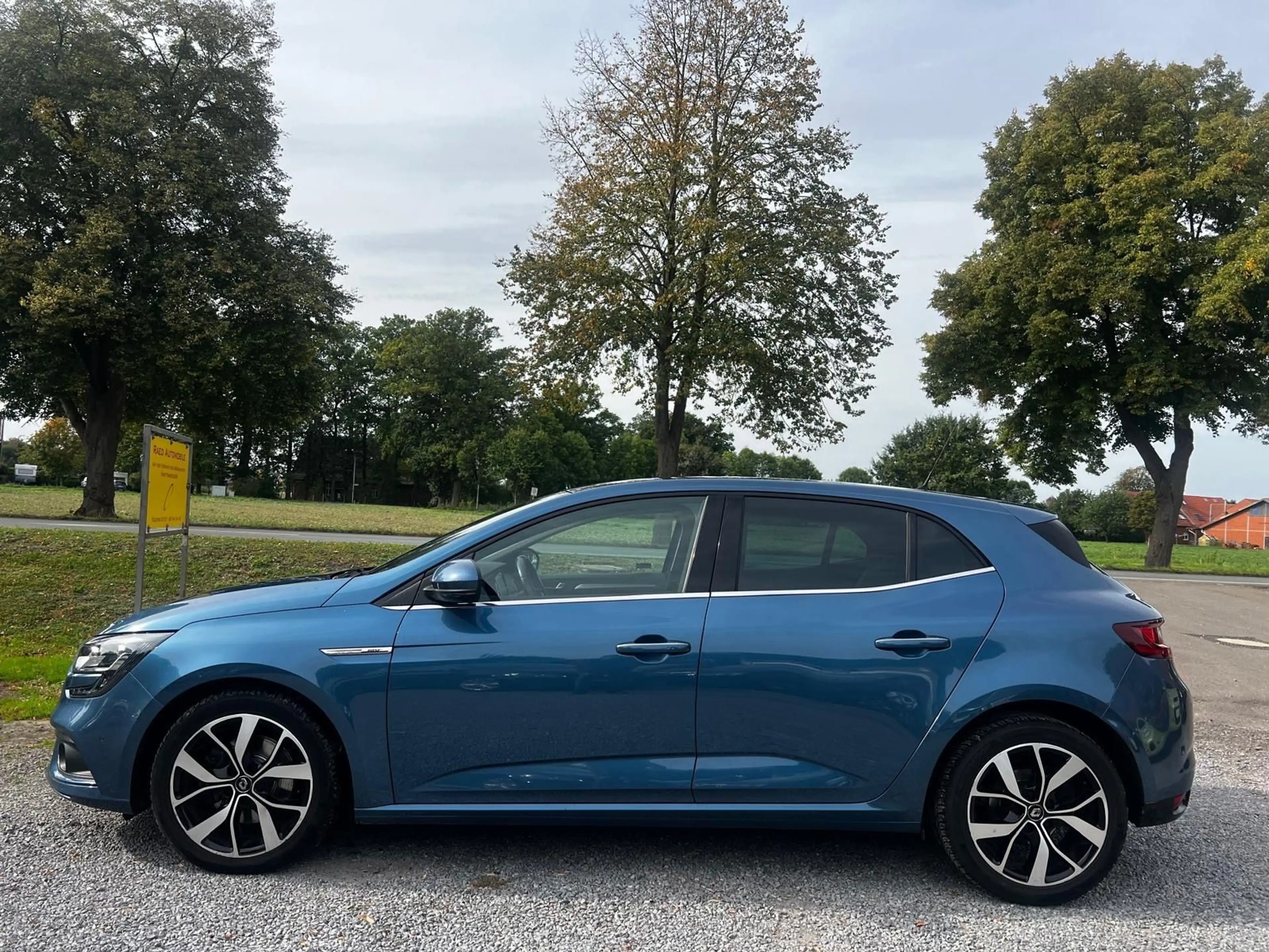 Renault Megane IV Lim.BOSE-Edition*Automatik*56Tkm*1Hd* — photo 2