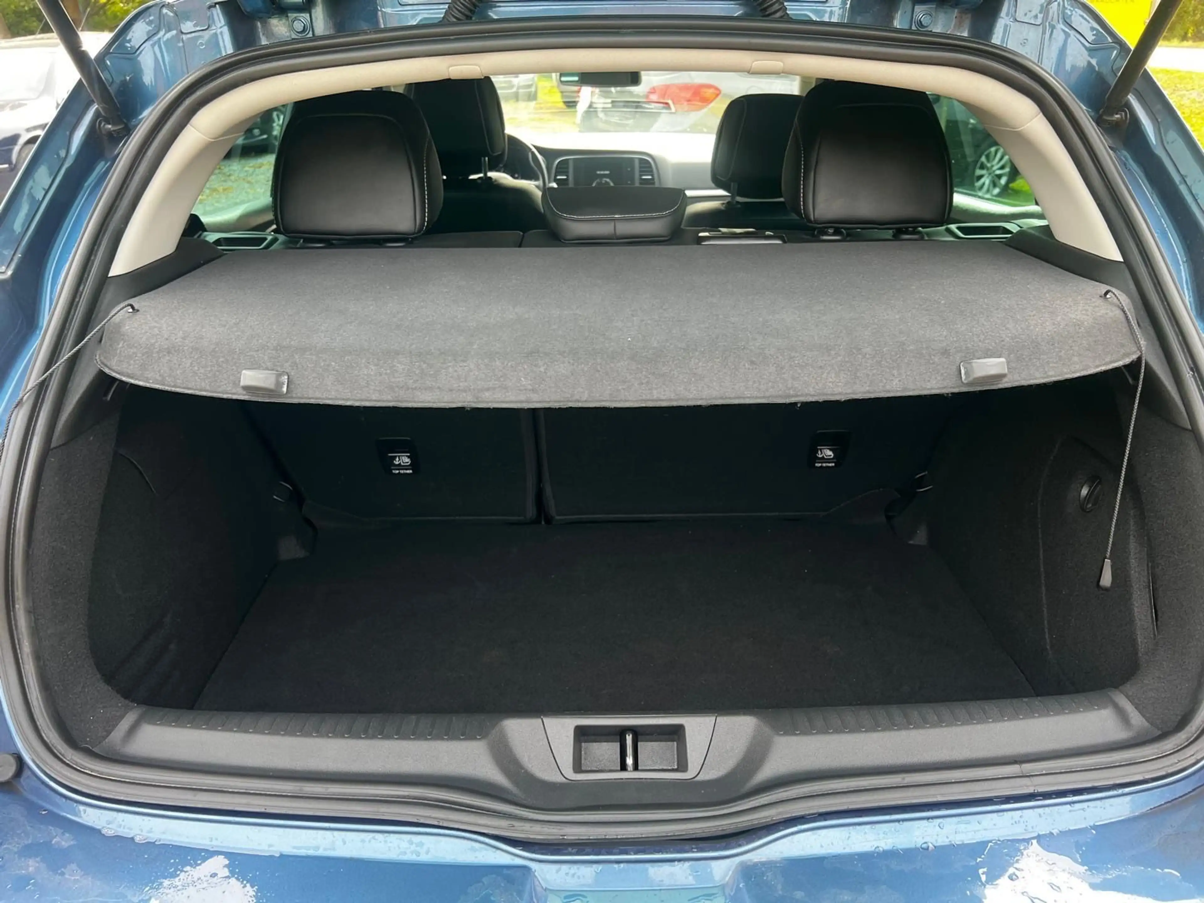 Renault Megane IV Lim.BOSE-Edition*Automatik*56Tkm*1Hd* — photo 11
