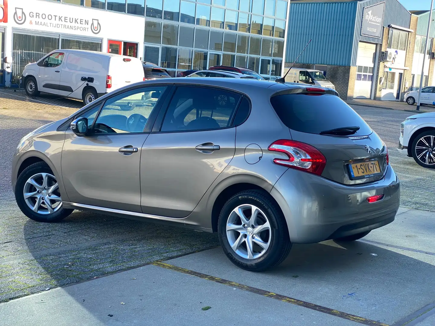 Peugeot 208 1.2 VTi Oxygo/nap/3e EIG/ dealeronderhouden/ 1jaar Grau - 2