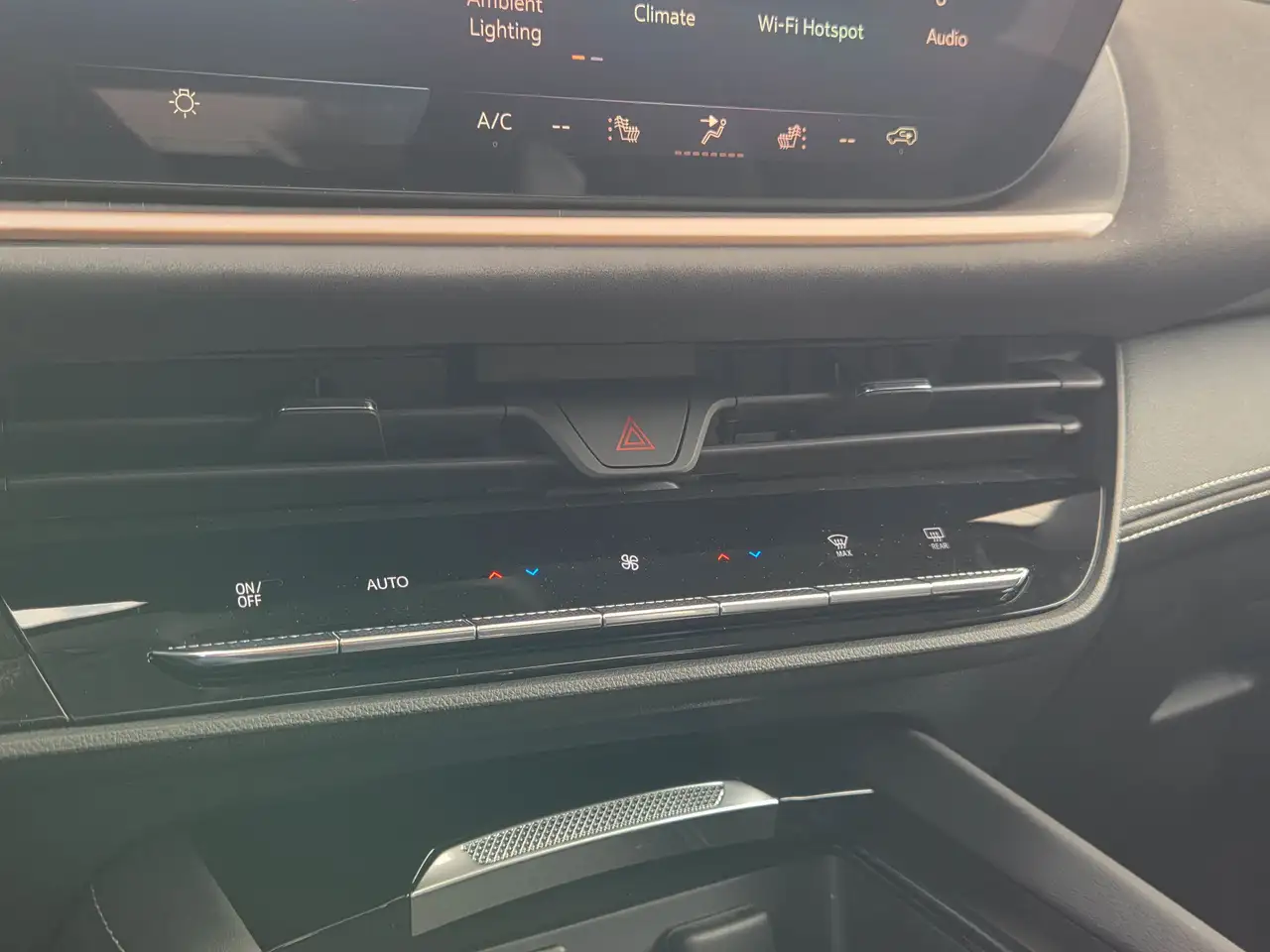 Buick Envision photo Buick Envision