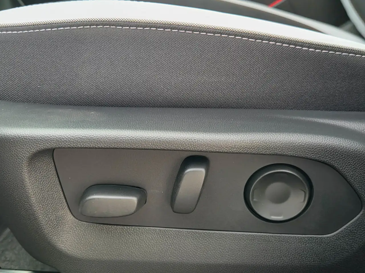 Buick Envision photo Buick Envision