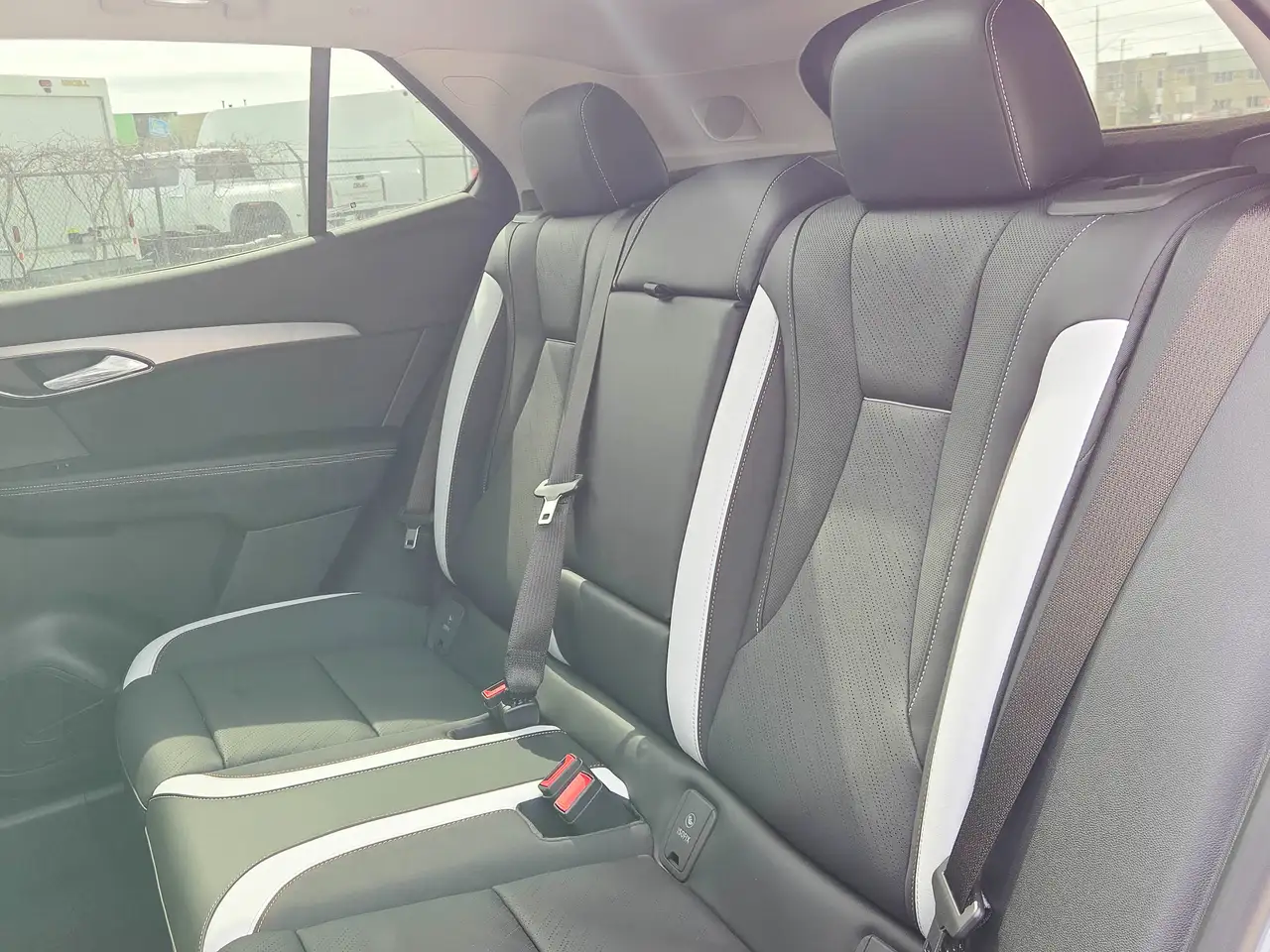 Buick Envision photo Buick Envision