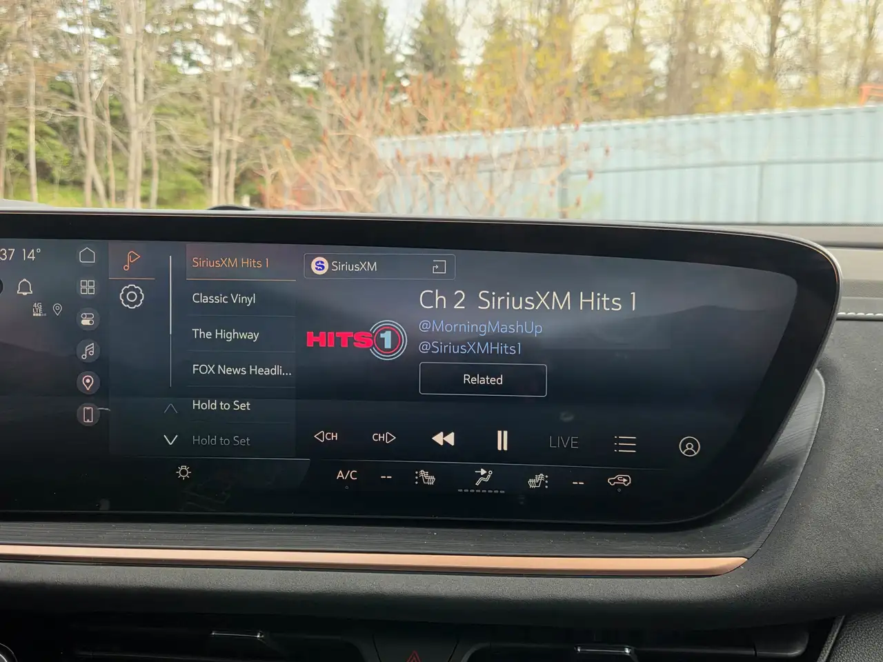 Buick Envision photo Buick Envision