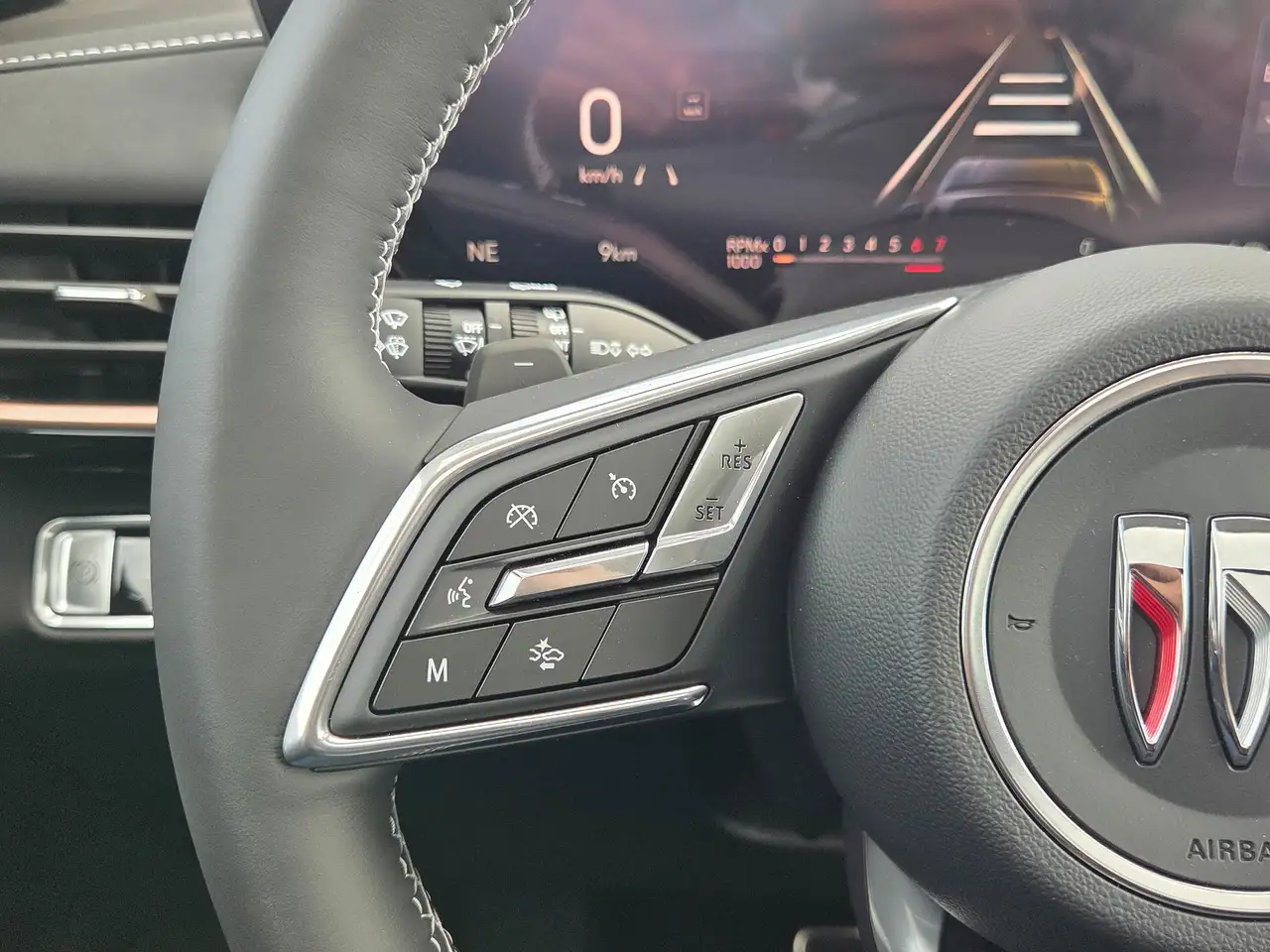 Buick Envision photo Buick Envision