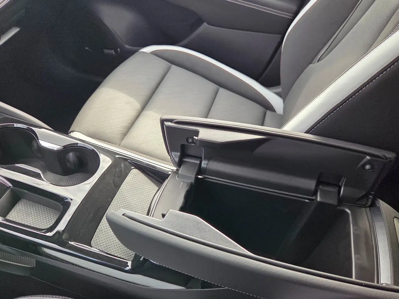 Buick Envision photo Buick Envision