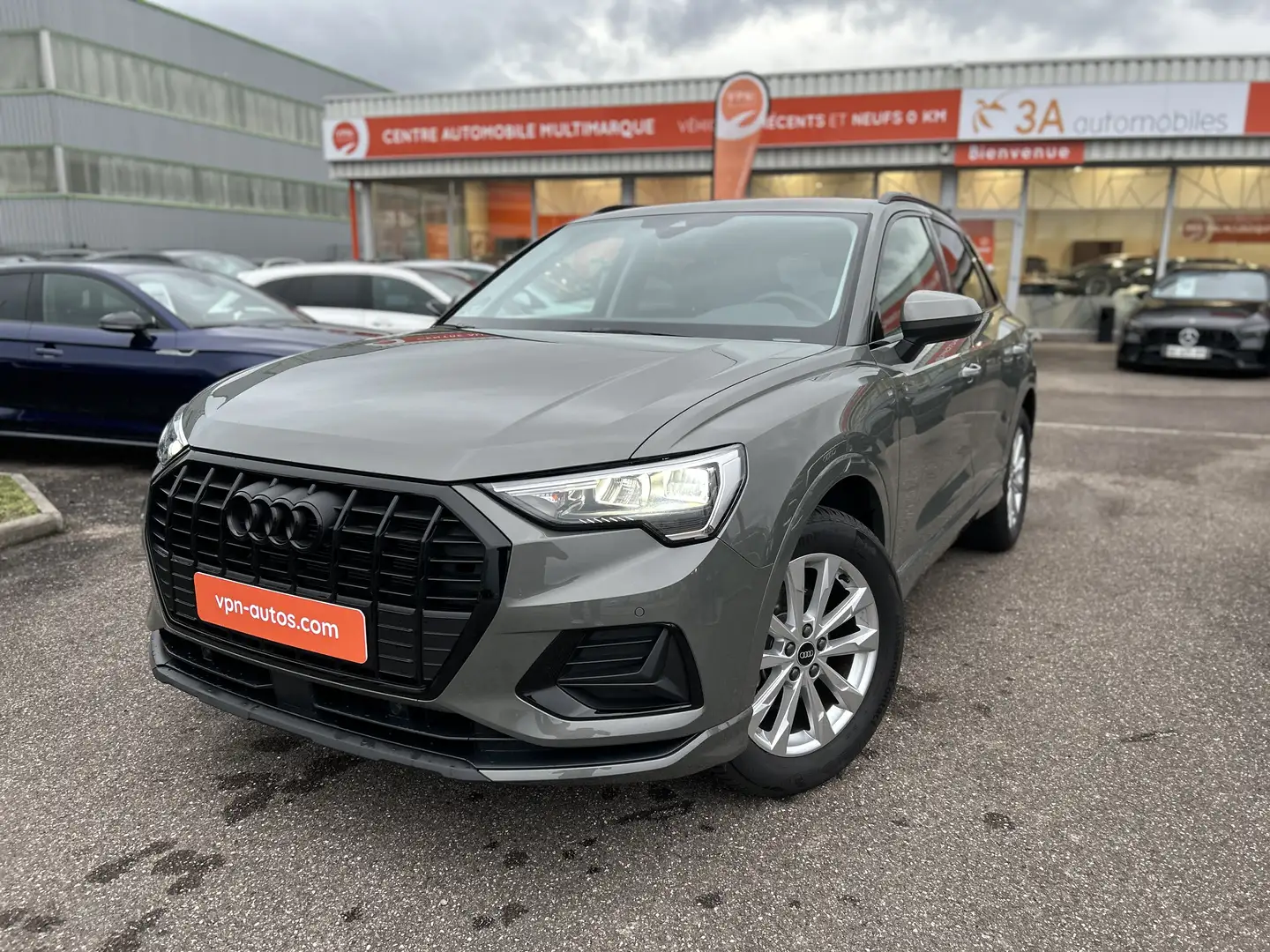 Audi Q3 35 TDI 150 ch S tronic 7 Design Luxe sieges chauff Grau - 1