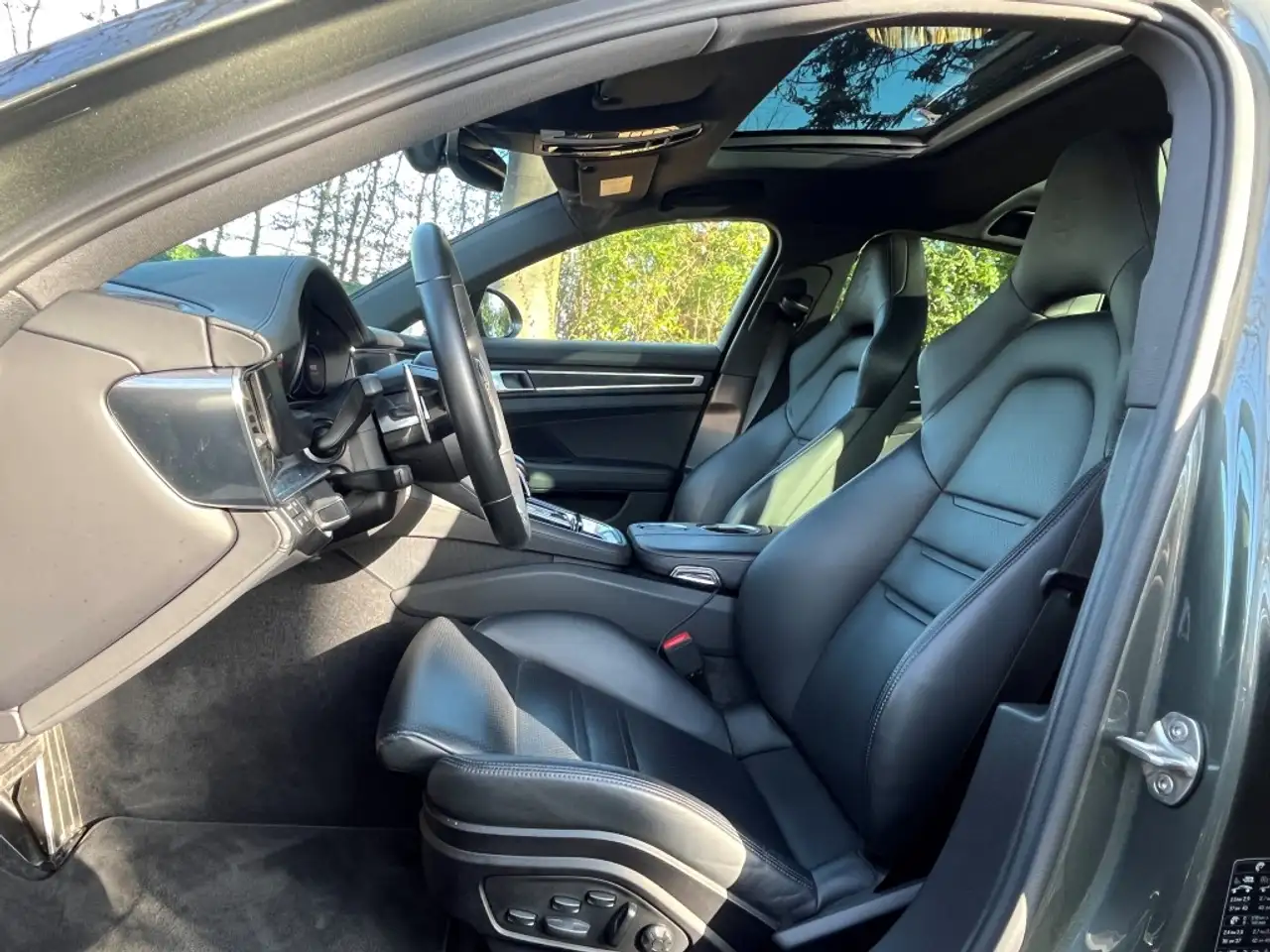 Porsche Panamera 4 E-Hybrid Platinum Edition Sportchrono-18way-21" 11