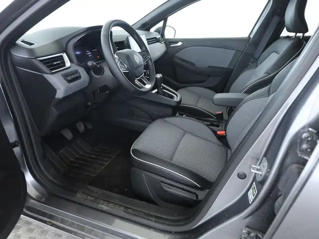 Renault Clio view 11