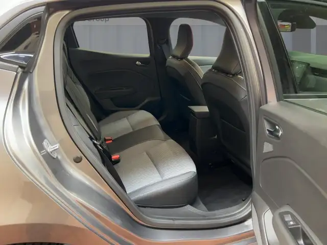 Renault Clio view 9