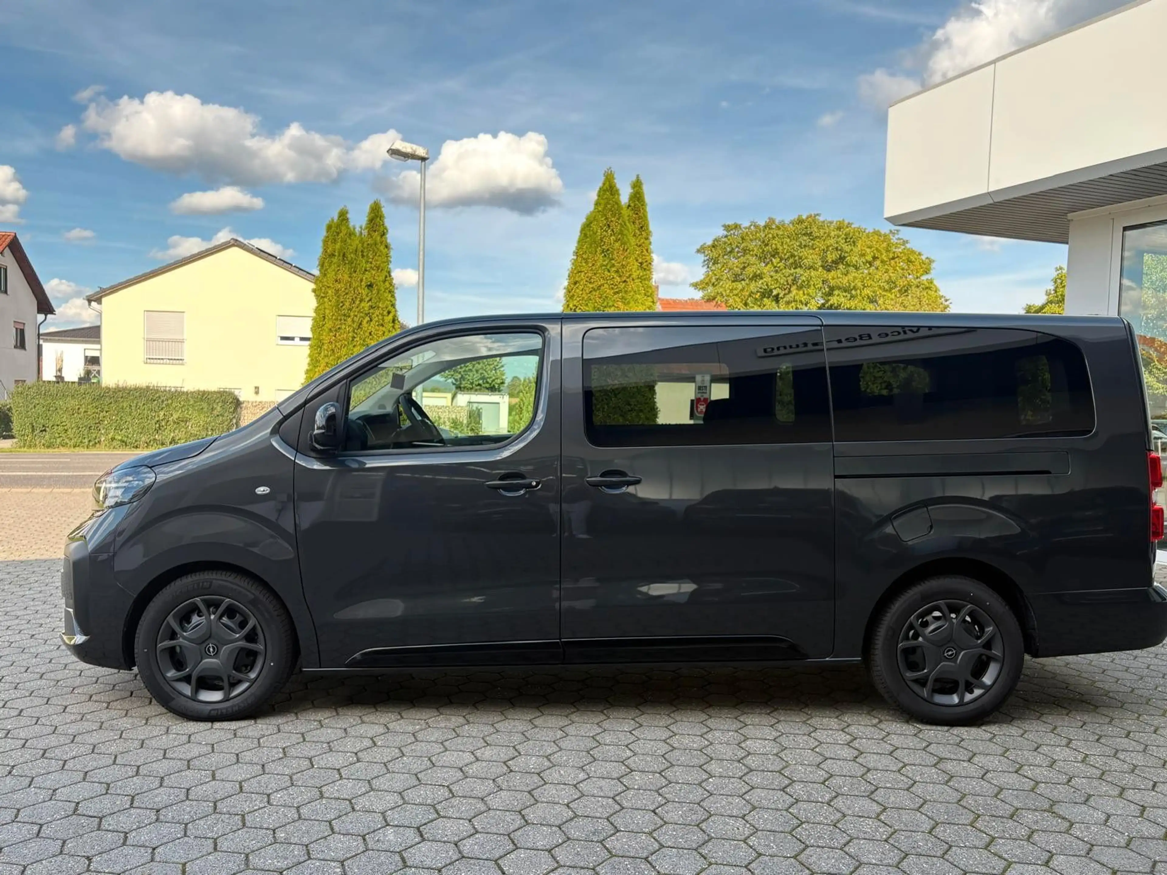 Opel Zafira Life 2.2 Business Edition XL LED TEMPOMAT — photo 3