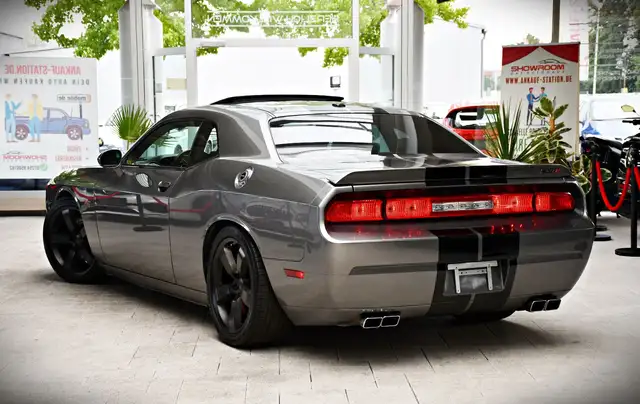 Dodge Challenger view 5