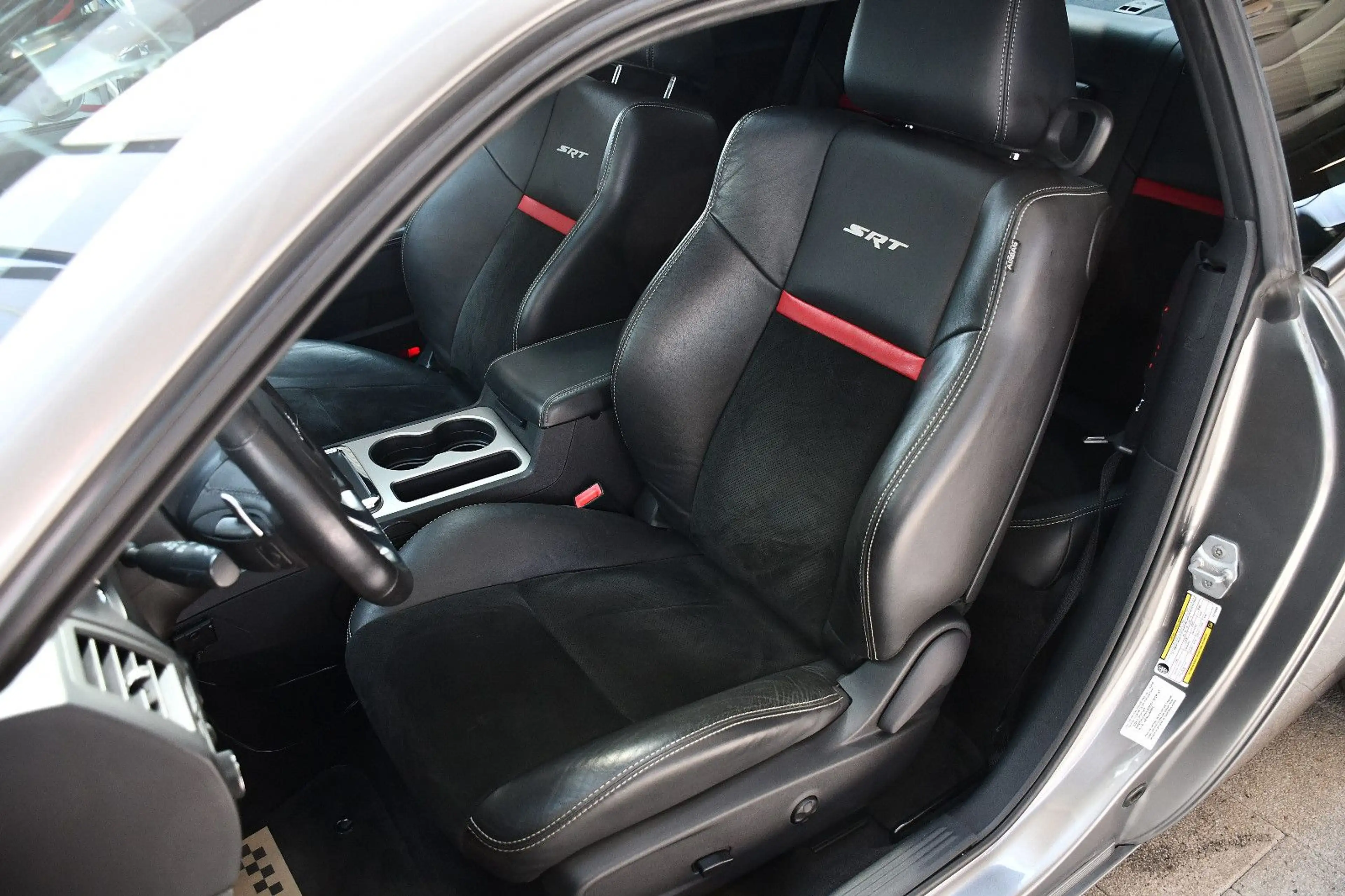 Dodge Challenger 6,4 L V8 SRT HEMI MDS 20" — photo 14