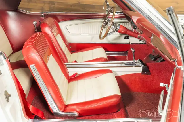 Ford Mustang view 8