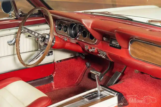 Ford Mustang view 9