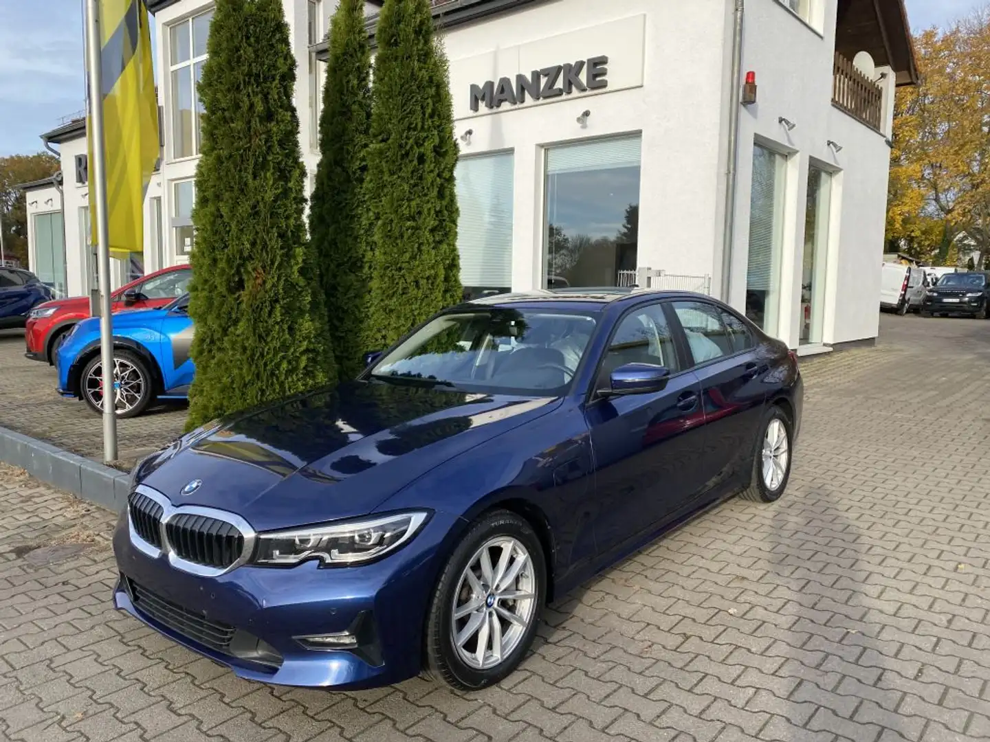 BMW 330 330e Aut. Advantage Blauw - 1