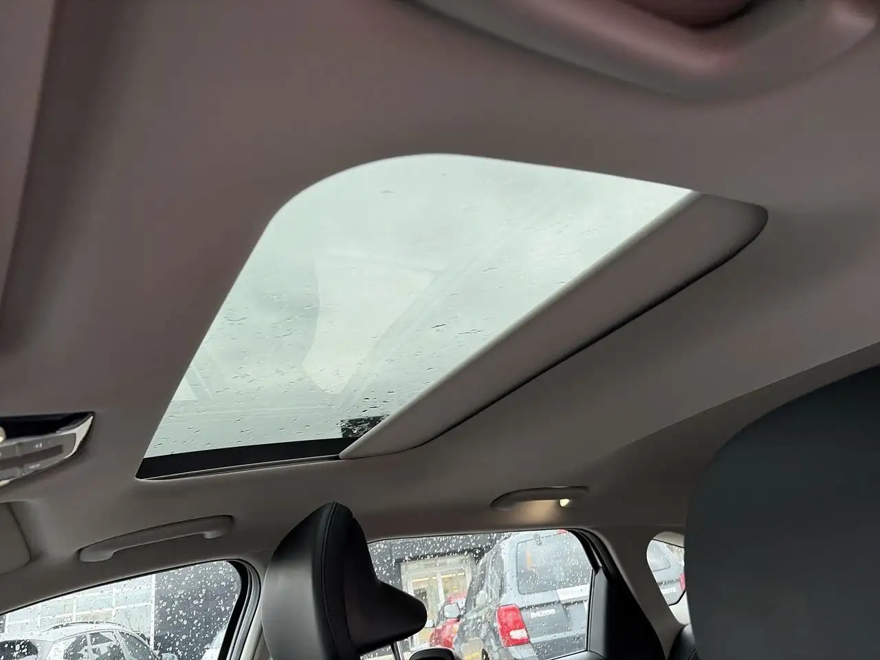 Kia K4 снимка Kia K4