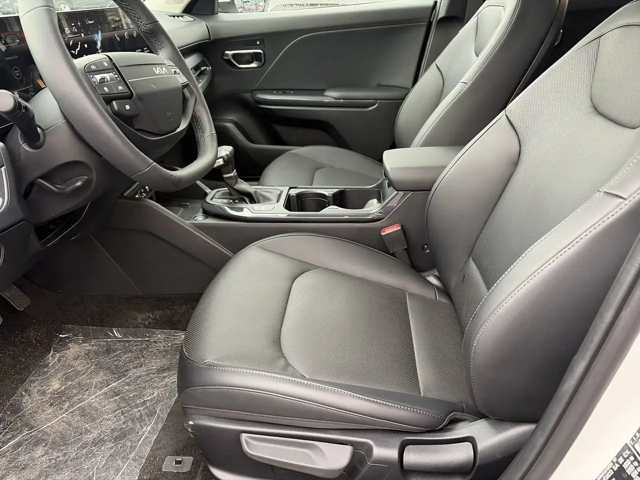 Kia K4 снимка Kia K4