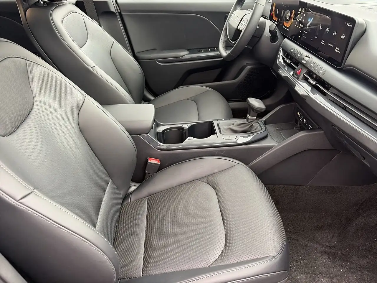 Kia K4 снимка Kia K4