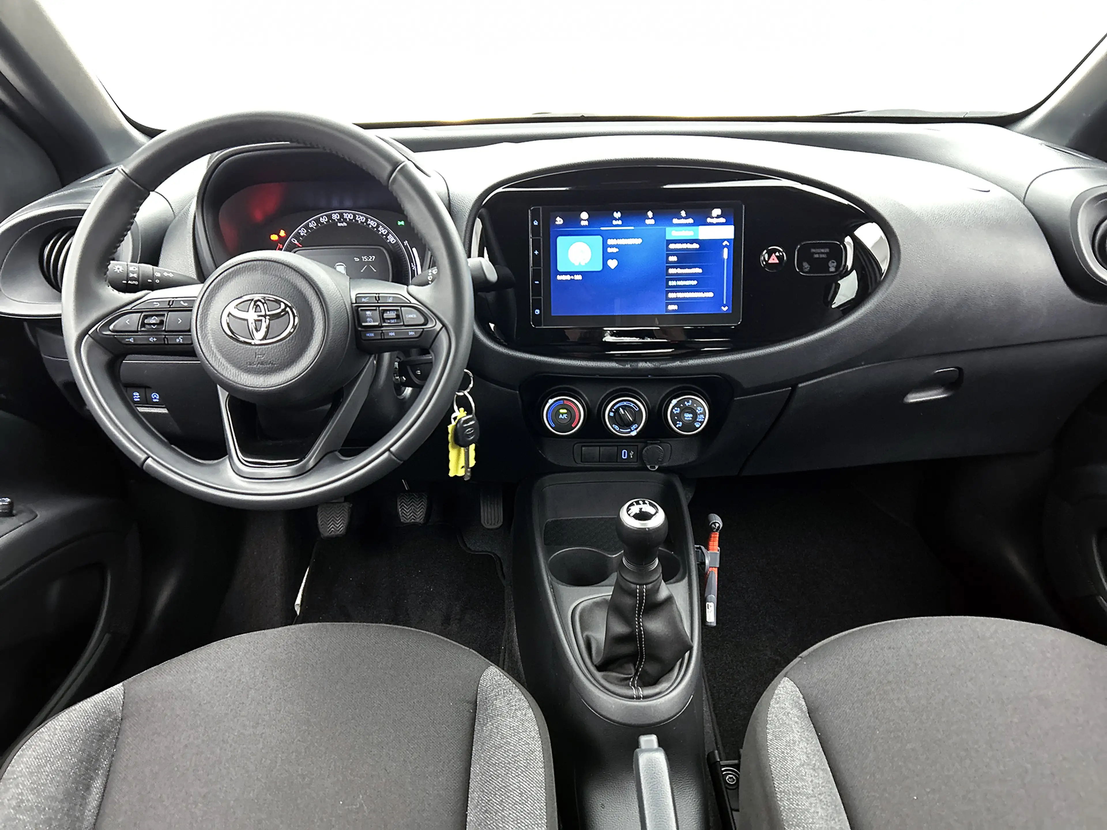 Toyota Aygo X 1.0 VVT-i MT Play — photo 4