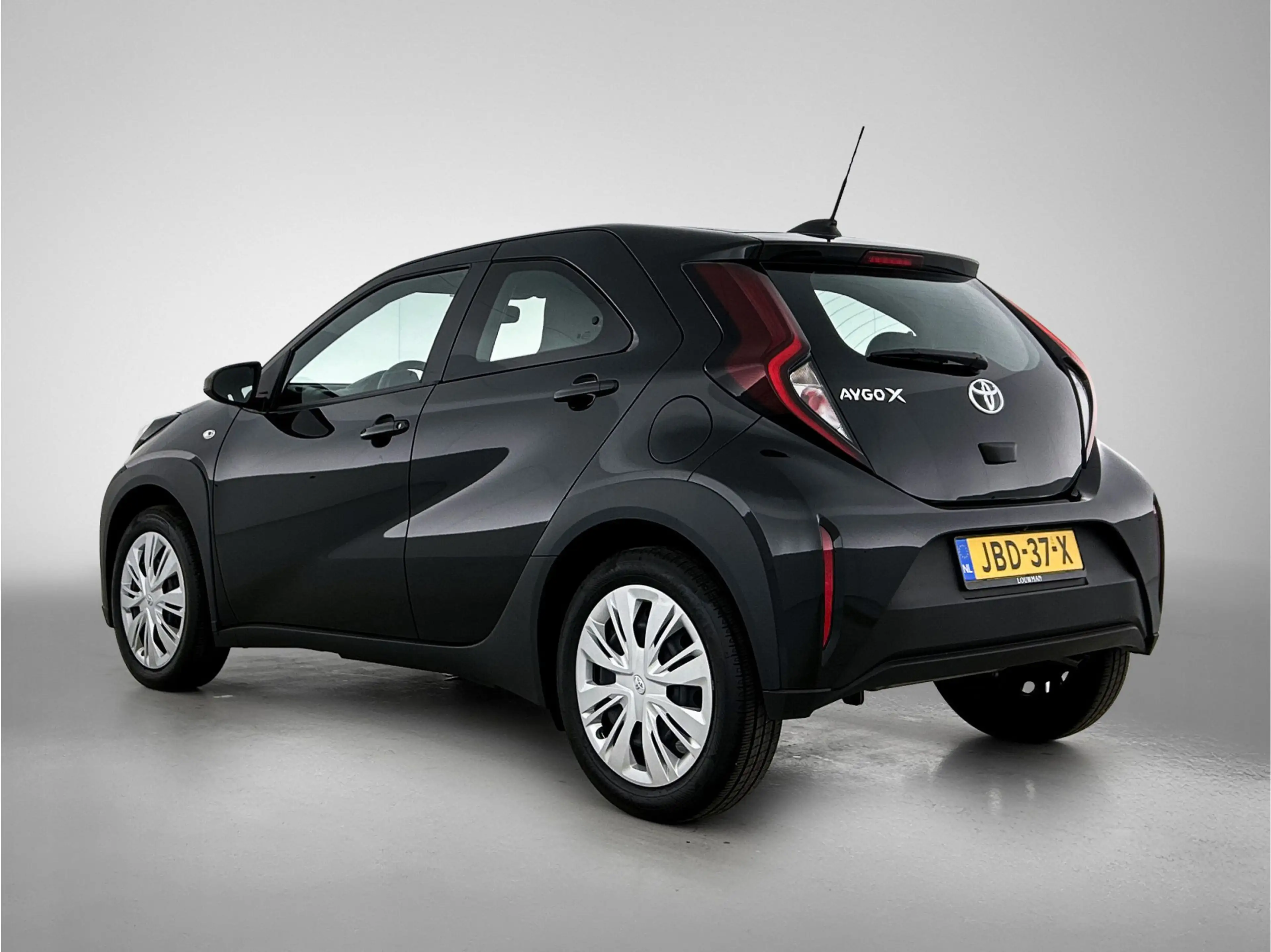 Toyota Aygo X 1.0 VVT-i MT Play — photo 14