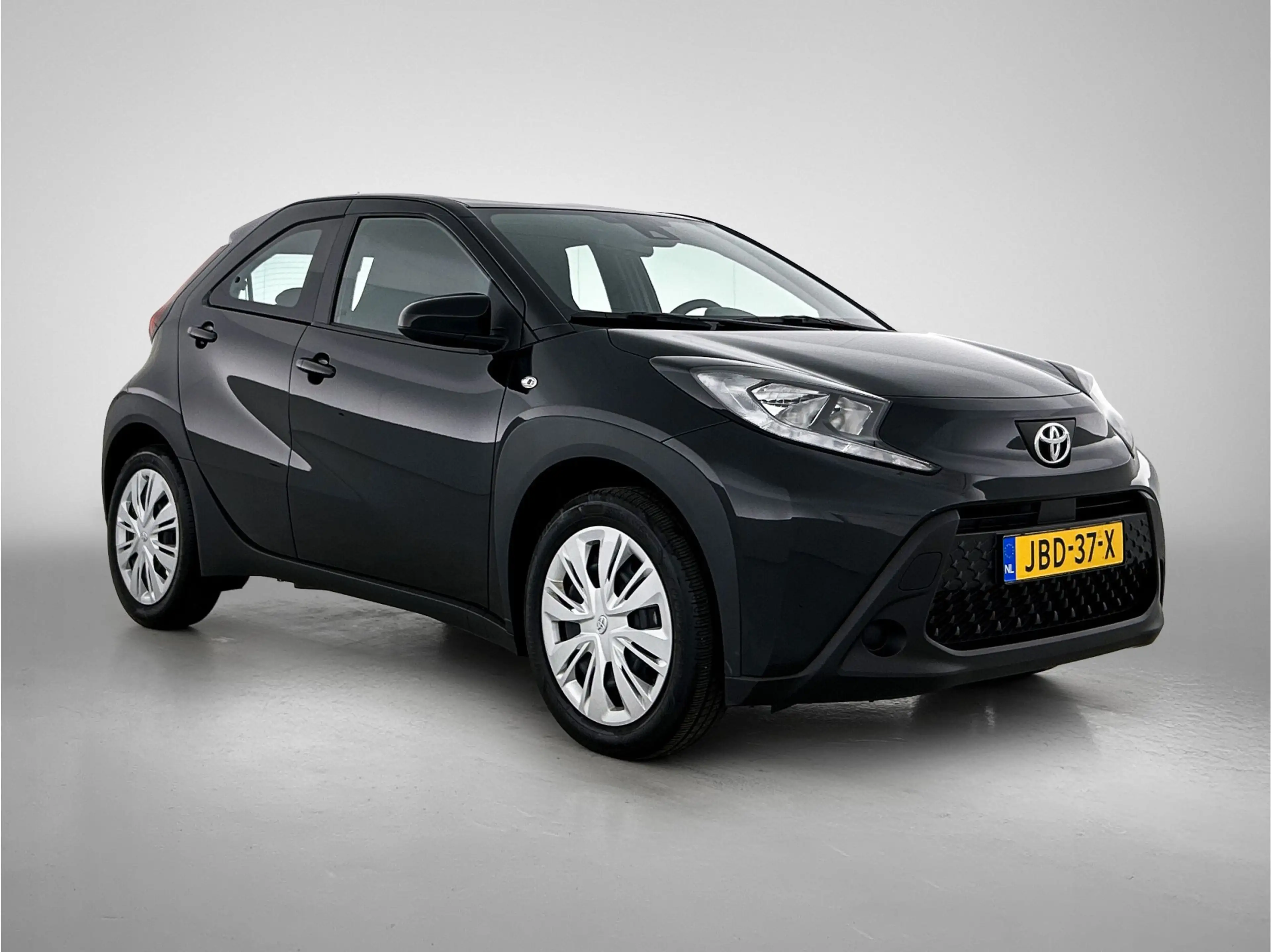 Toyota Aygo X 1.0 VVT-i MT Play — photo 13