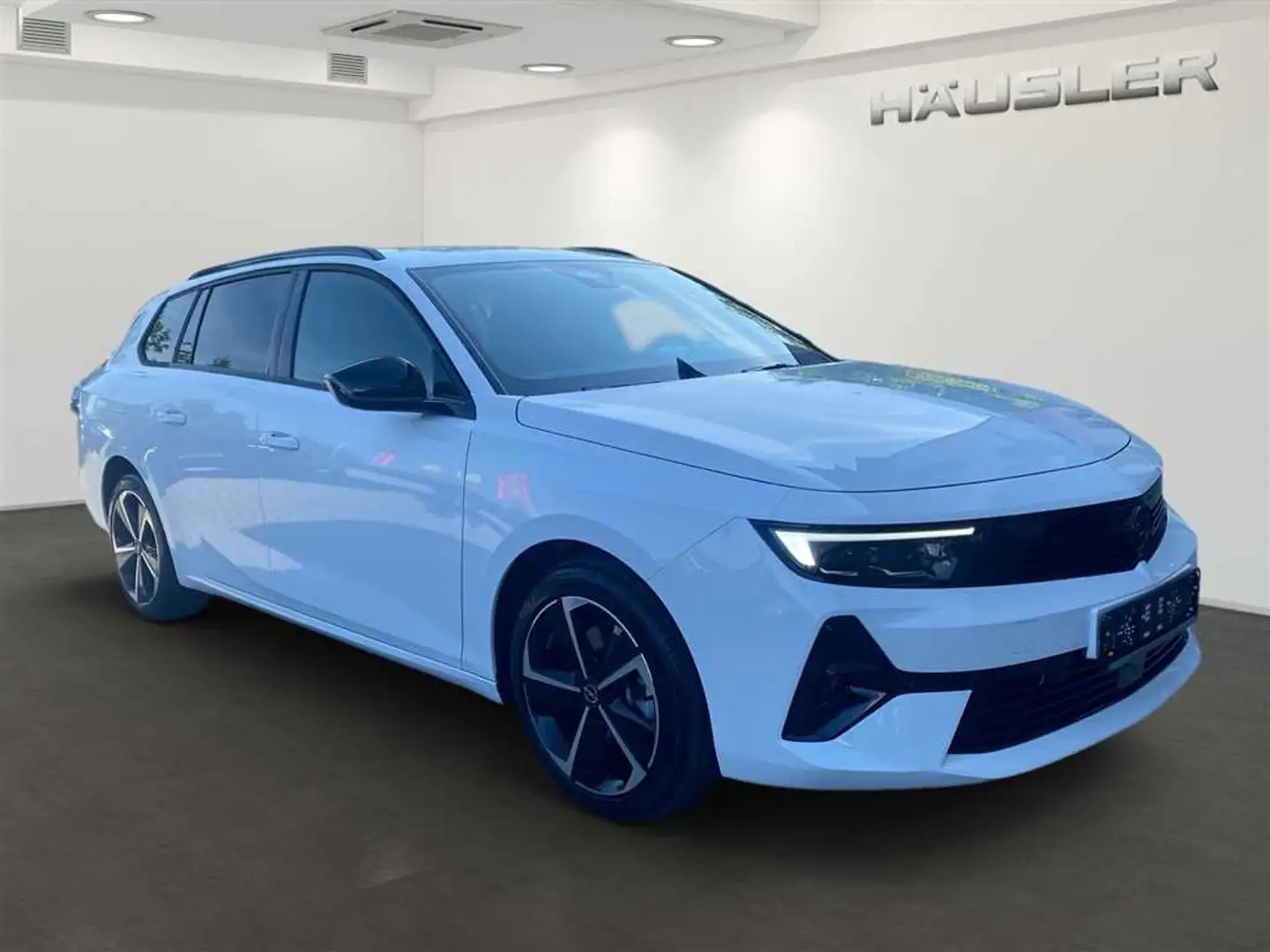 Opel Astra SportsTourer GS 130PS/Matrix-Scheinw./SHZ/AHK/elek Weiß - 2