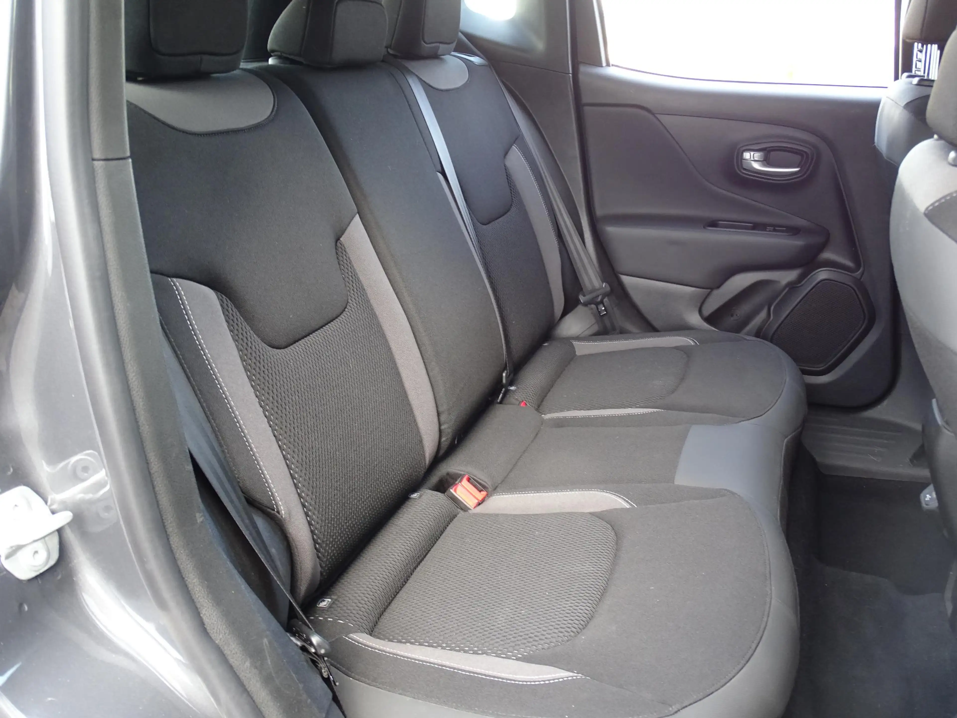 Jeep Renegade 1.0 T3 Longitude verwacht — photo 15
