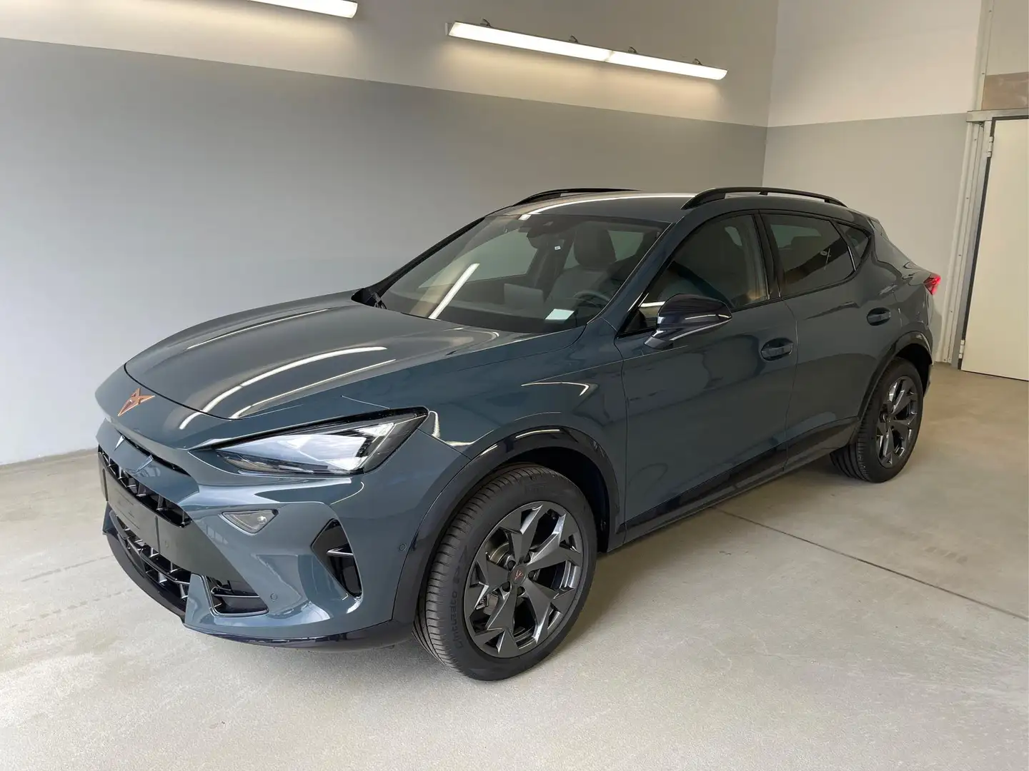 CUPRA Formentor 1.5 TSI DSG AHK+Keyless+Navi+GV5+360°+eHeck+ACC... Blau - 1