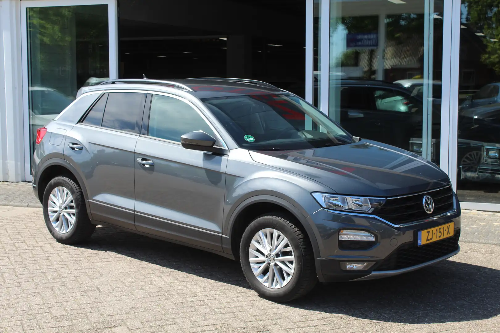 Volkswagen T-Roc 1.0 TSI Style//Navi//Camera!! Gris - 2
