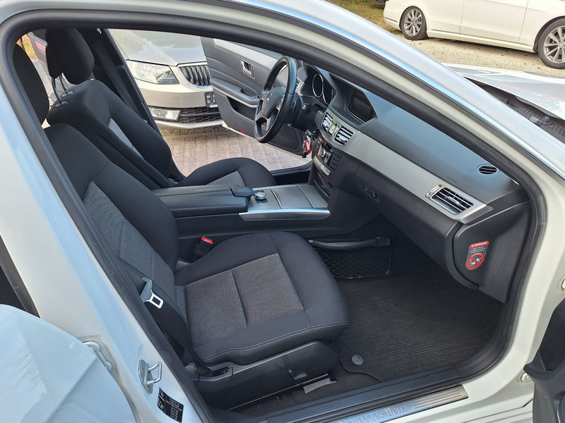 Mercedes-Benz E 200 T BlueTec LED AHK Schiebedach — photo 15
