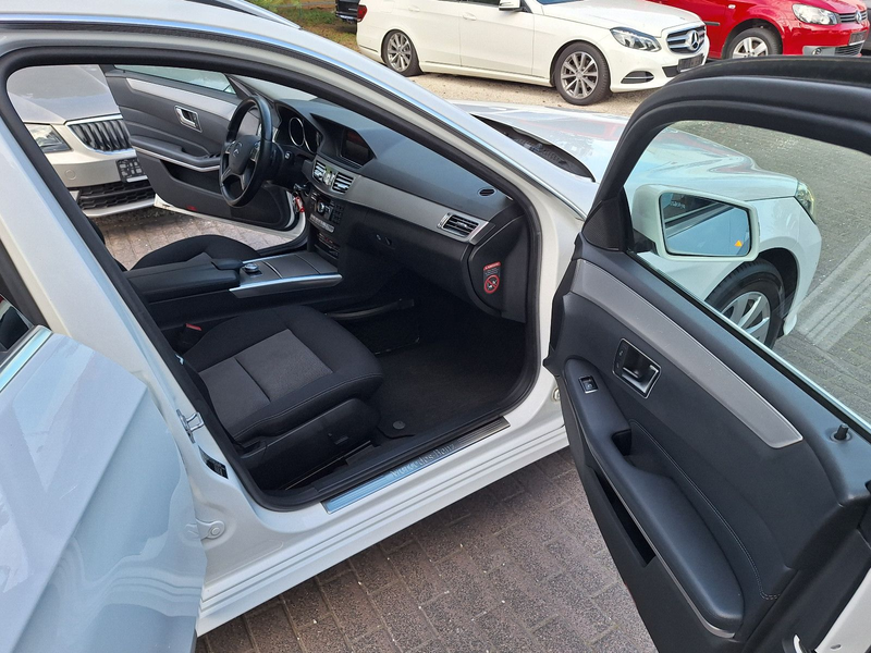 Mercedes-Benz E 200 T BlueTec LED AHK Schiebedach — photo 14