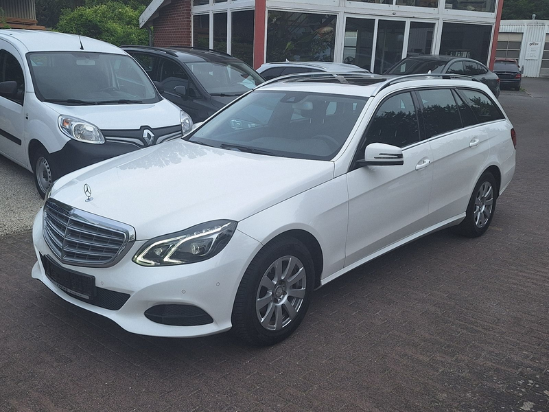 Mercedes-Benz E 200 T BlueTec LED AHK Schiebedach — photo 2