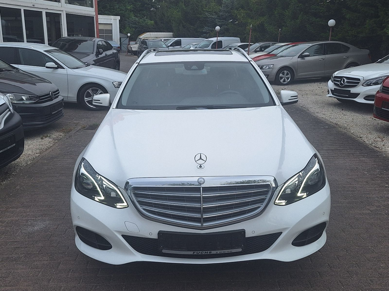 Mercedes-Benz E 200 T BlueTec LED AHK Schiebedach — photo 4