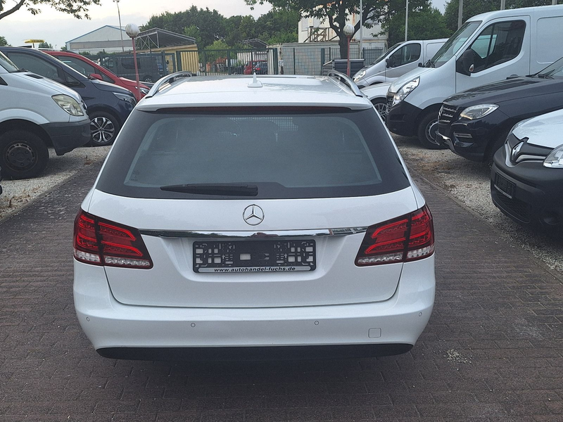 Mercedes-Benz E 200 T BlueTec LED AHK Schiebedach — photo 9