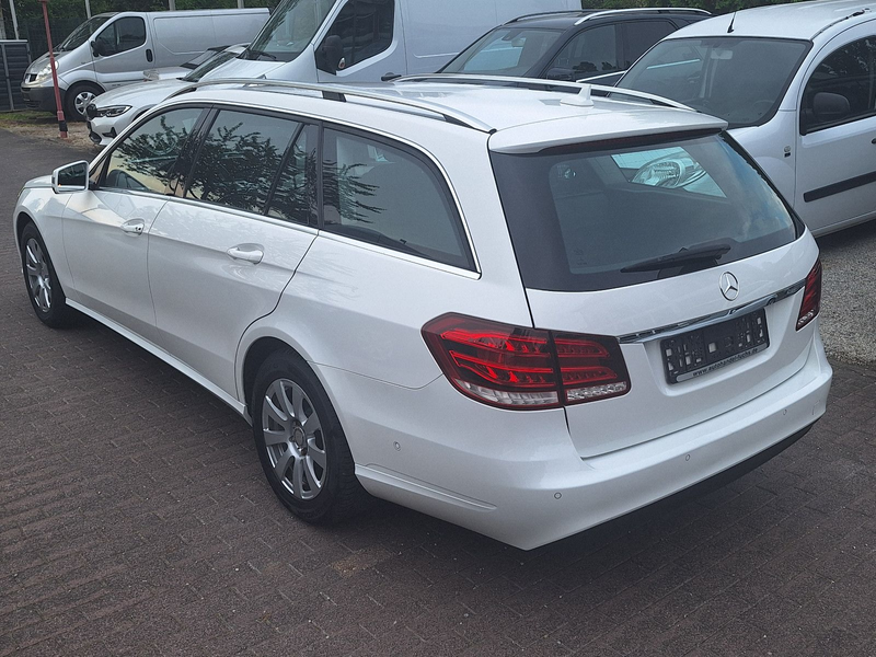 Mercedes-Benz E 200 T BlueTec LED AHK Schiebedach — photo 10