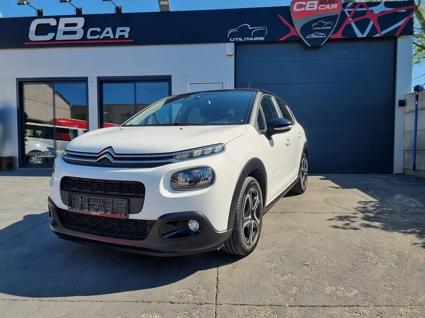 Citroen C3 1.2i Essence 83ch Weiß - 1