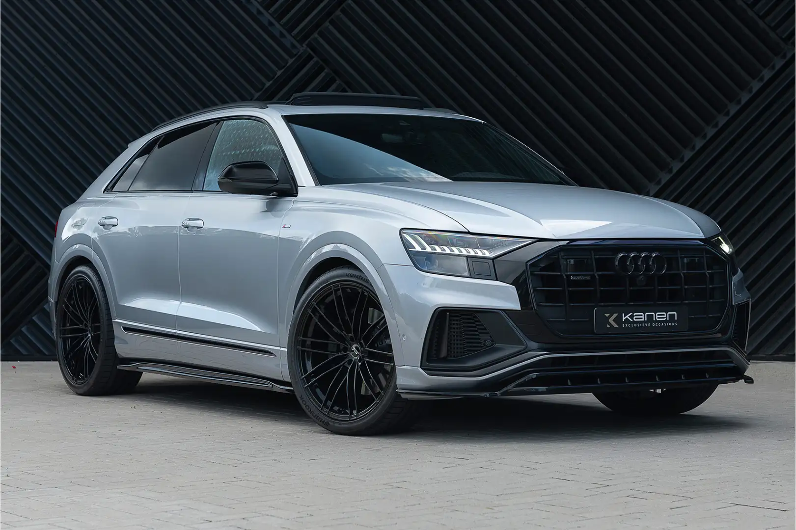 Audi Q8 55 TFSI e quattro S-Line ACC Pano S-Stoelen Matrix Argintiu - 1