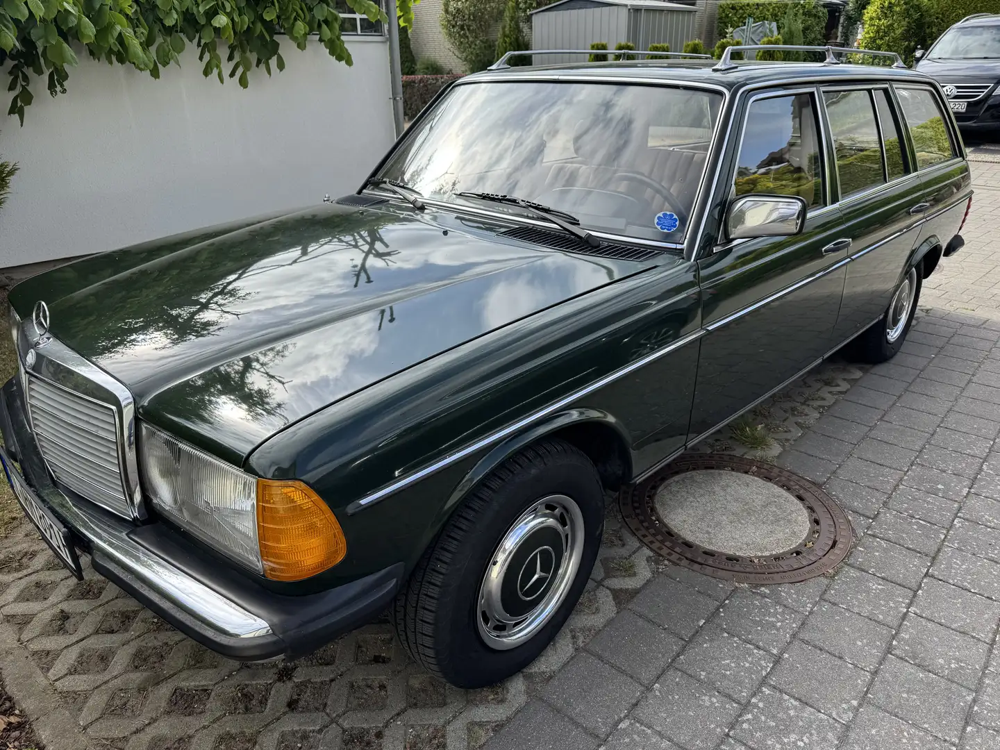 Mercedes-Benz E 200 S123 W123 Kombi Tüv und Service neu Verde - 1
