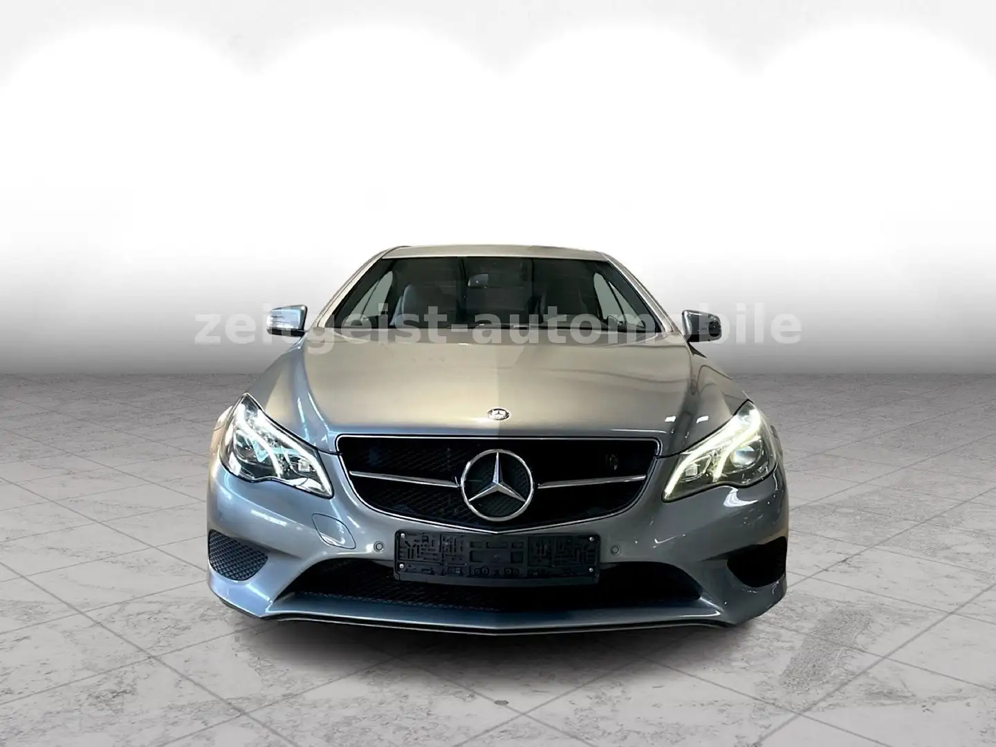 Mercedes-Benz E 220 Coupe BlueEfficiency*LEDER*TÜV&SERVICE NEU Stříbrná - 2