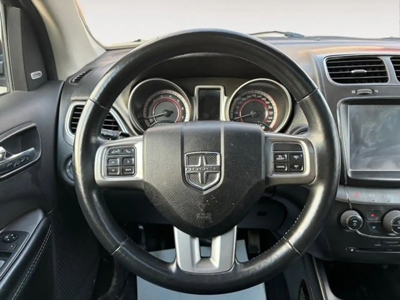 Dodge Journey снимка Dodge Journey