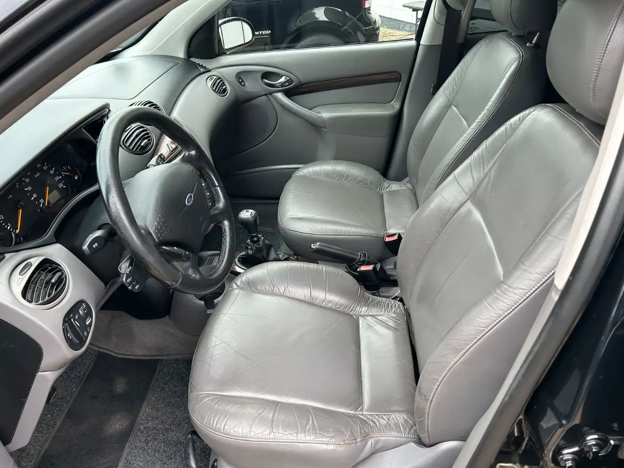 Ford Focus 2.0 Ghia. Supergepflegt Lederausstattung, foto 6