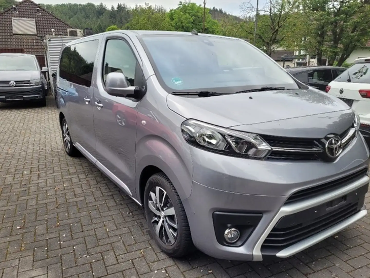 Toyota Proace VERSO L1 TEAM D NAVI KAMERA 8-SI siva - 1