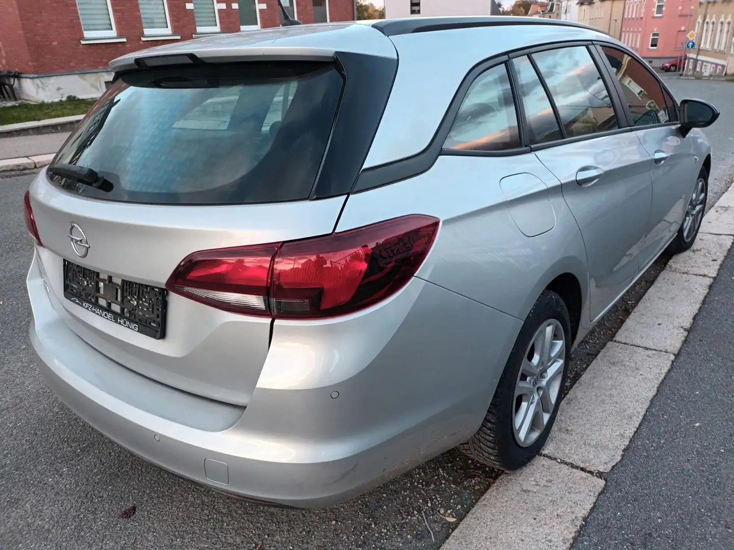 Opel Astra ASTRA SPORTS TOURER BUSINESS LED+KAMERA+SHZ !! Silber - 2