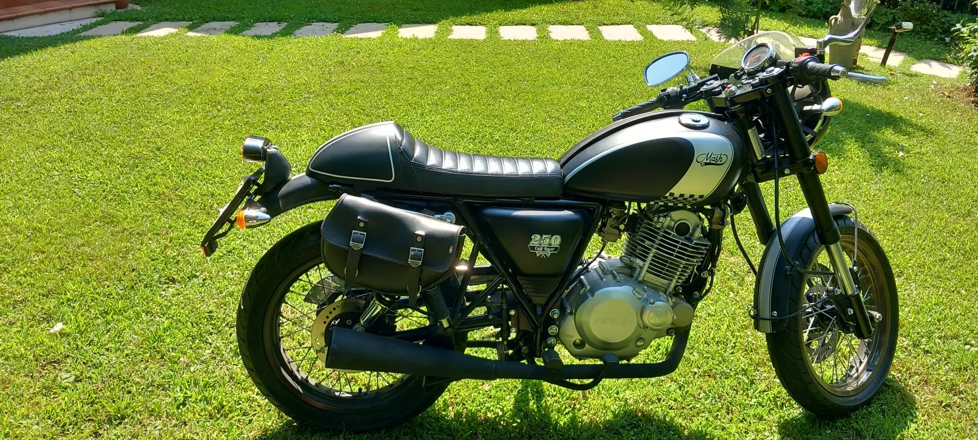 Mash Café Racer Schwarz - 1